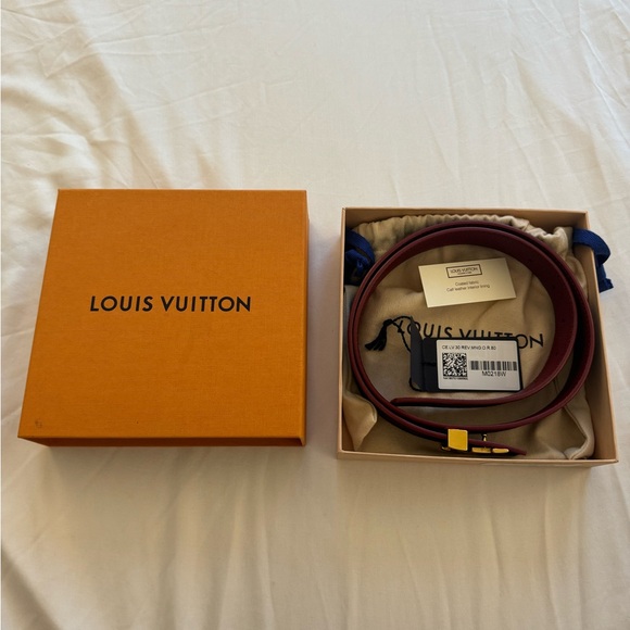 Louis Vuitton Initiales Reversible 30mm Belt, Cherry Red and Monogram Canvas - Picture 7 of 12